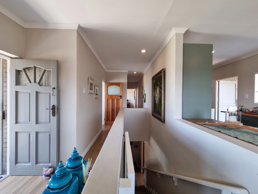 4 Bedroom Property for Sale in Wavecrest Eastern Cape